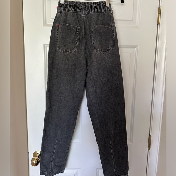 bdg Urban Outfitters pull on mom jeans - Size 25 - Picture 2 of 3